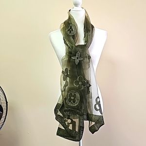 Louis vuitton silk wrap